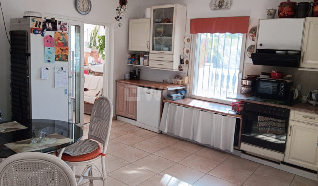 Resale - Villa - Cautivador - Inland