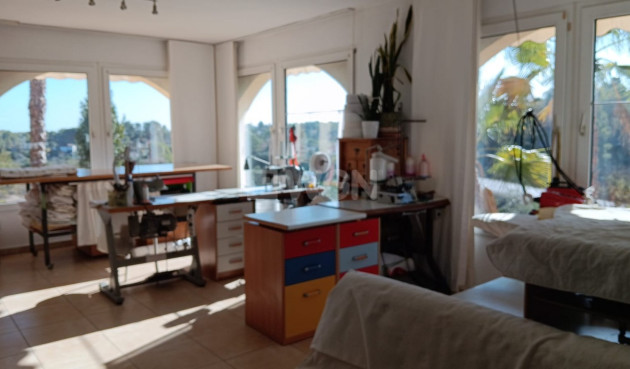 Resale - Villa - Cautivador - Inland