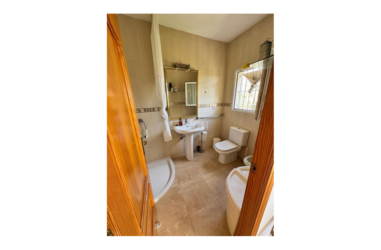 Resale - Villa - Cautivador - Inland