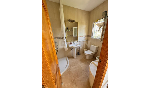 Resale - Villa - Cautivador - Inland