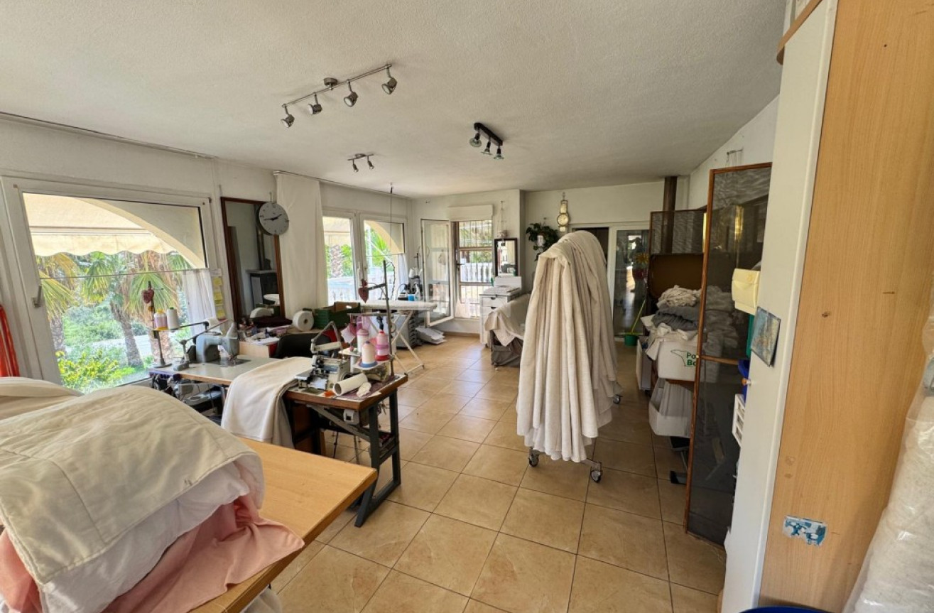 Resale - Villa - Cautivador - Inland