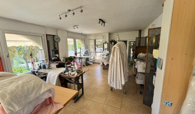 Resale - Villa - Cautivador - Inland