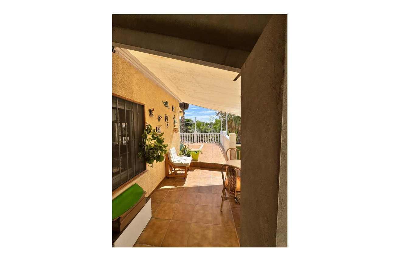 Resale - Villa - Cautivador - Inland