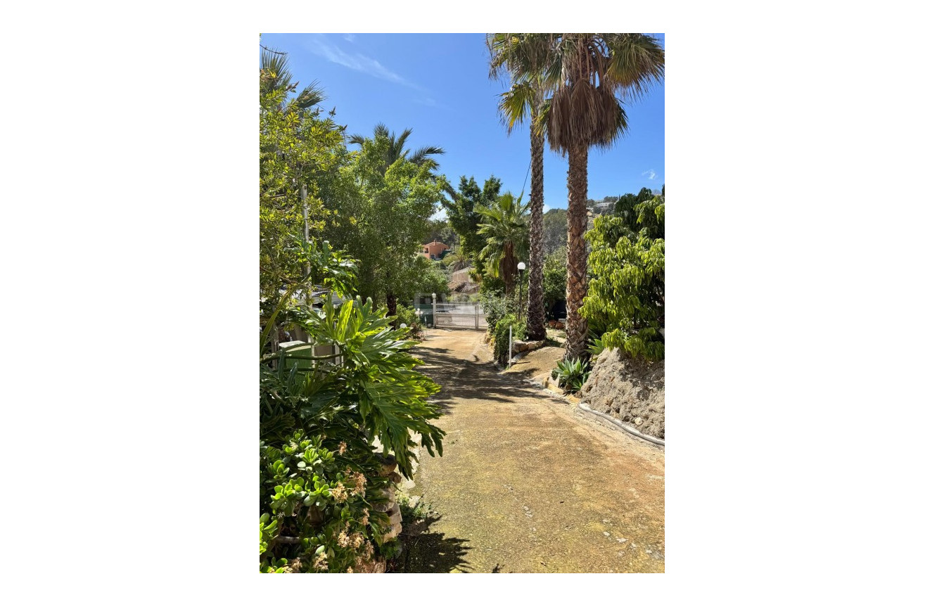 Resale - Villa - Cautivador - Inland