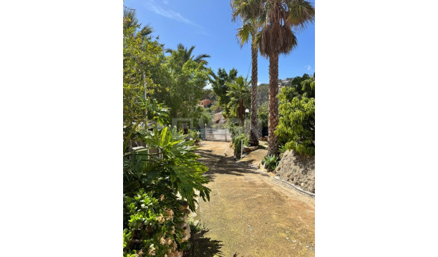 Resale - Villa - Cautivador - Inland