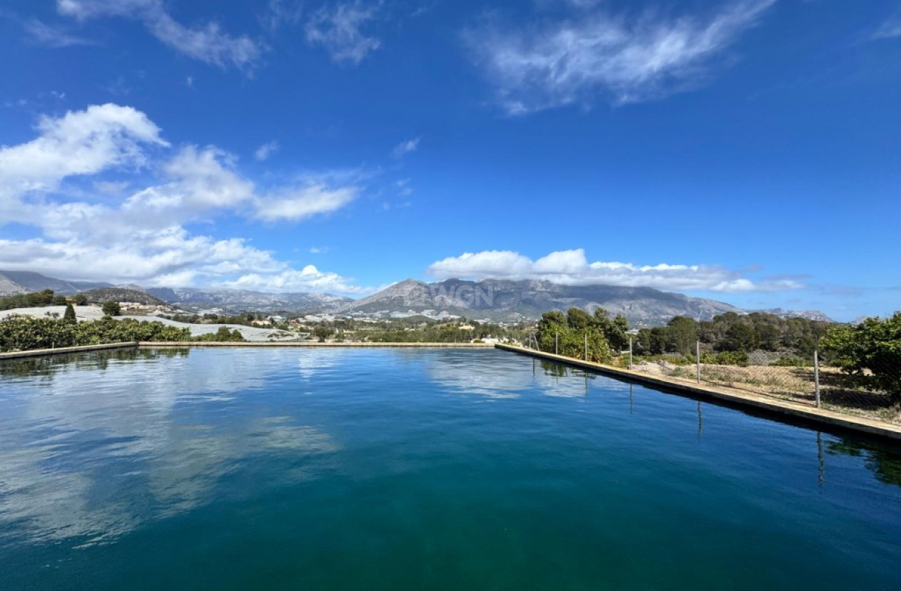 Resale - Villa - Cautivador - Inland