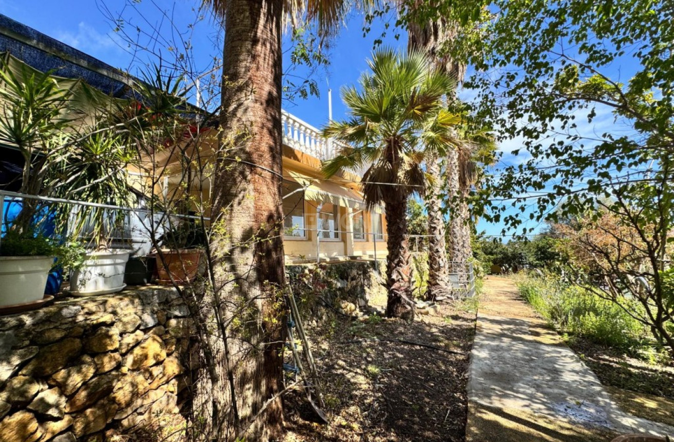 Resale - Villa - Cautivador - Inland