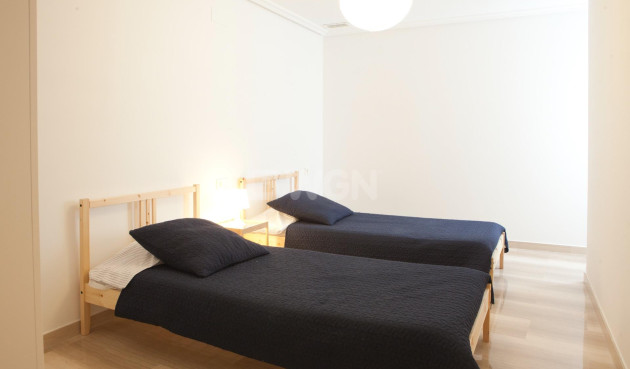 Odsprzedaż - Mieszkanie w bloku - Santa Pola - Centro