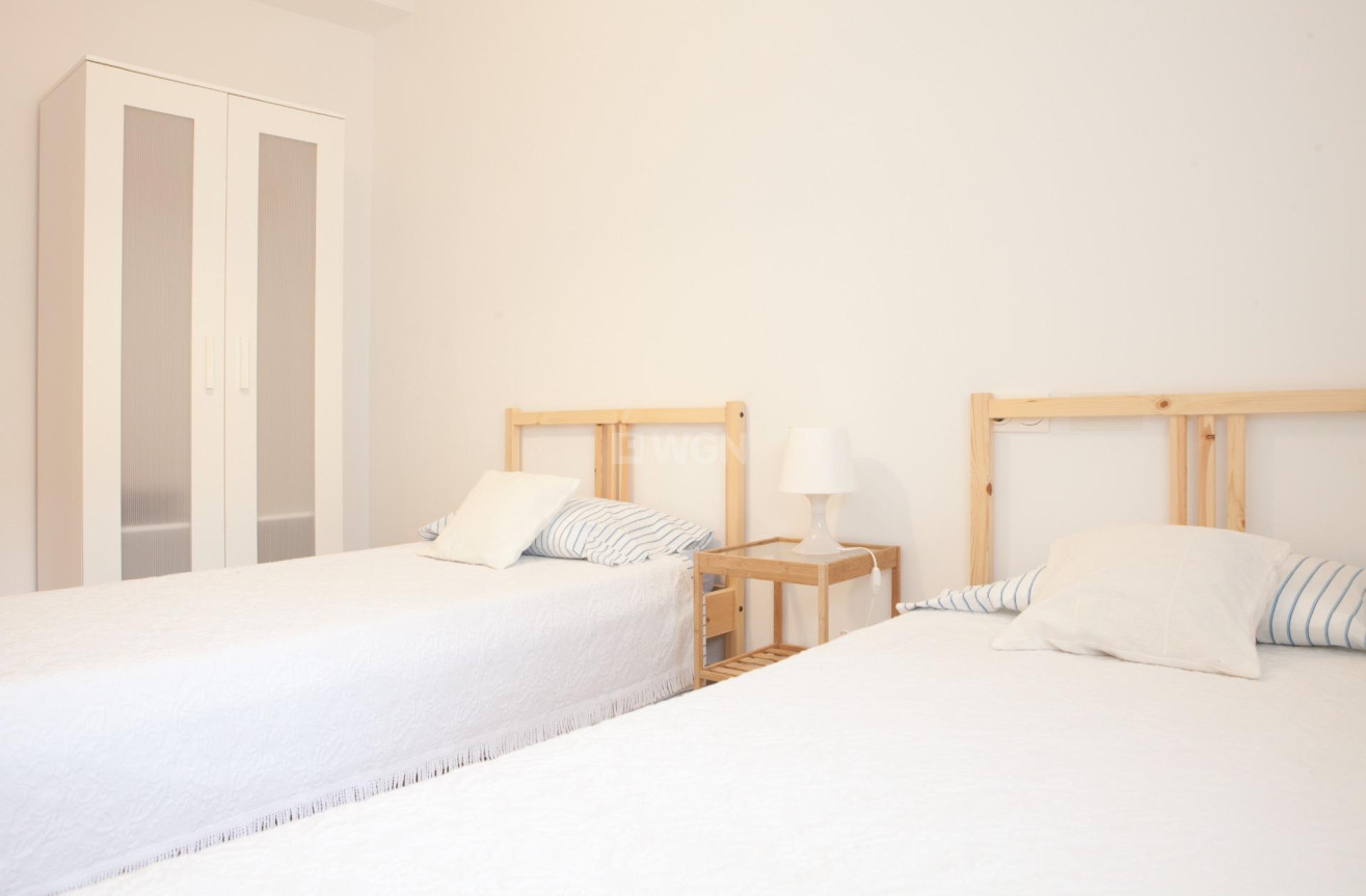 Odsprzedaż - Mieszkanie w bloku - Santa Pola - Centro