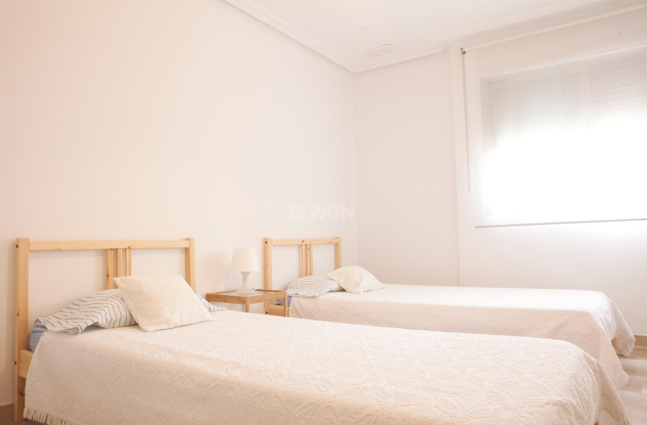 Odsprzedaż - Mieszkanie w bloku - Santa Pola - Centro