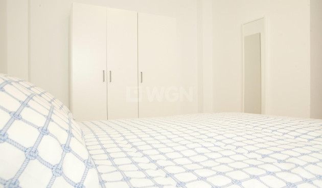 Odsprzedaż - Mieszkanie w bloku - Santa Pola - Centro