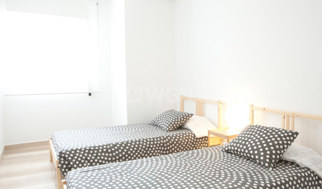 Odsprzedaż - Mieszkanie w bloku - Santa Pola - Centro