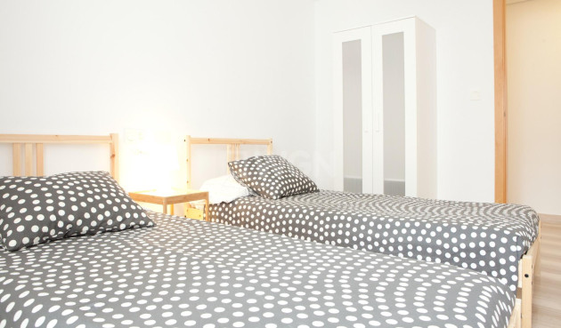 Odsprzedaż - Mieszkanie w bloku - Santa Pola - Centro