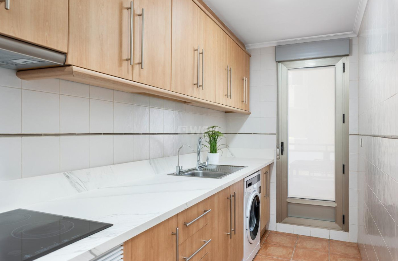 Odsprzedaż - Mieszkanie w bloku - Guardamar del Segura - Pueblo