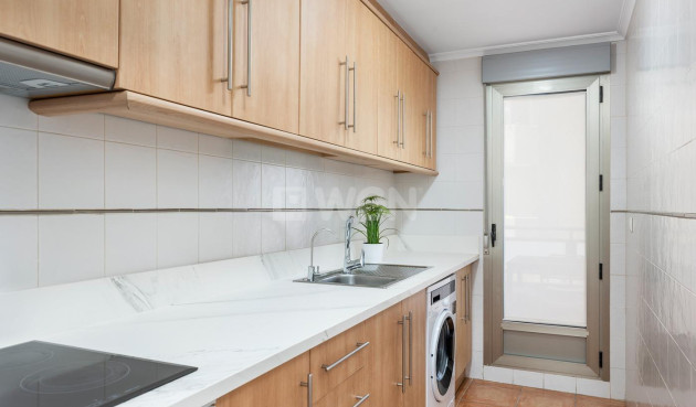 Odsprzedaż - Mieszkanie w bloku - Guardamar del Segura - Pueblo