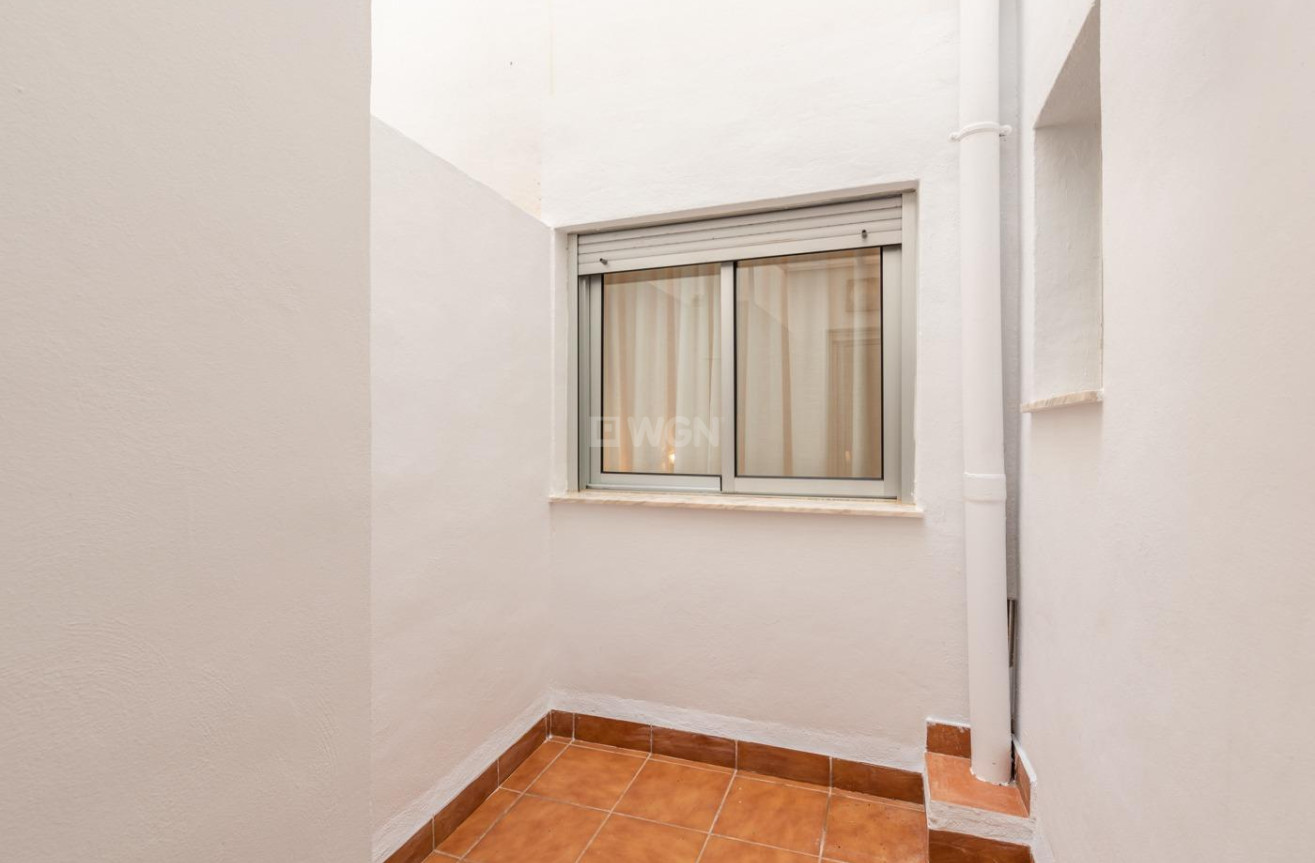 Odsprzedaż - Mieszkanie w bloku - Guardamar del Segura - Pueblo