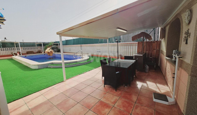 Resale - Villa - Torrevieja - La Siesta - El Salado - Torreta