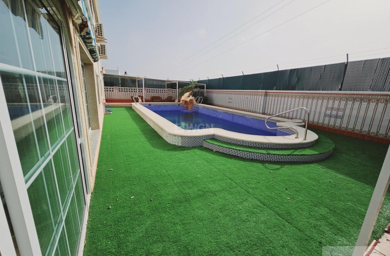 Resale - Villa - Torrevieja - La Siesta - El Salado - Torreta