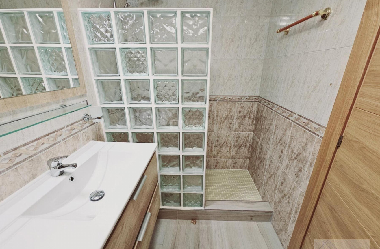 Resale - Villa - Torrevieja - La Siesta - El Salado - Torreta