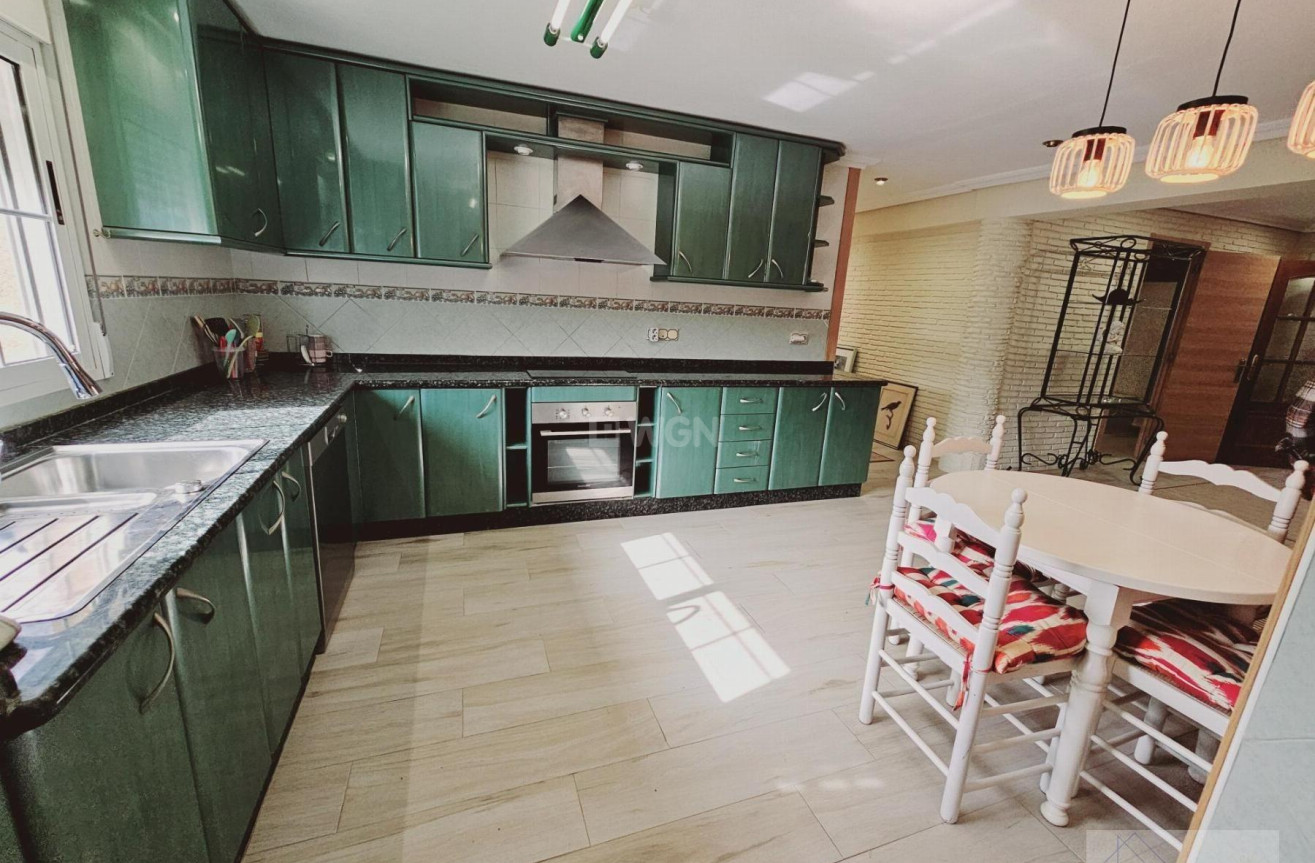 Resale - Villa - Torrevieja - La Siesta - El Salado - Torreta