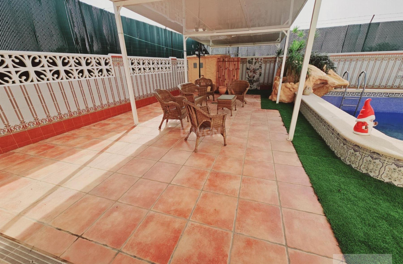 Resale - Villa - Torrevieja - La Siesta - El Salado - Torreta