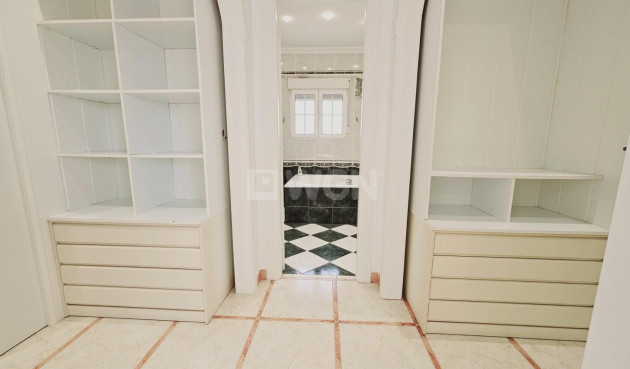 Resale - Villa - Torrevieja - La Siesta - El Salado - Torreta