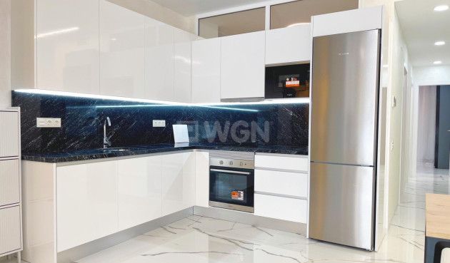 Resale - Apartment / flat - Torrevieja - Playa del Cura