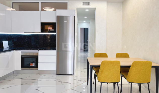 Resale - Apartment / flat - Torrevieja - Playa del Cura