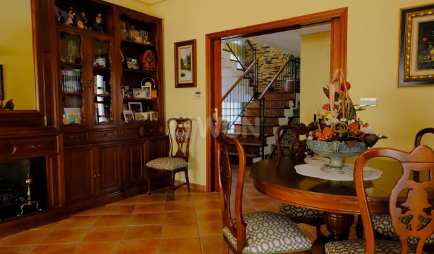 Wiederverkauf - Villa - Orihuela - Orihuela Ciudad