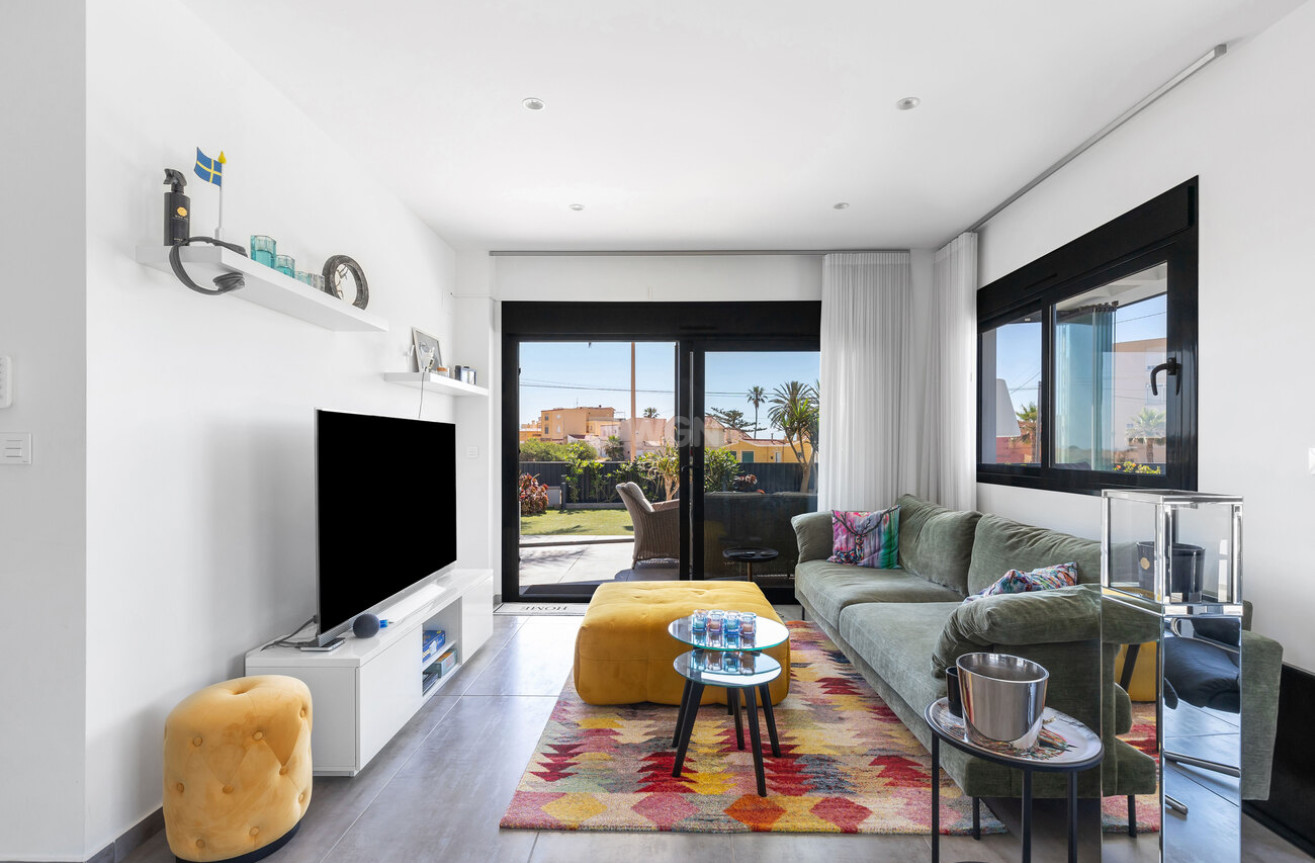 Wiederverkauf - Villa - Torrevieja - Rosaleda