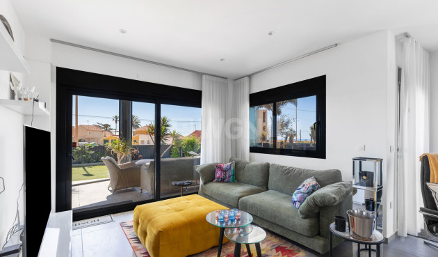 Wiederverkauf - Villa - Torrevieja - Rosaleda