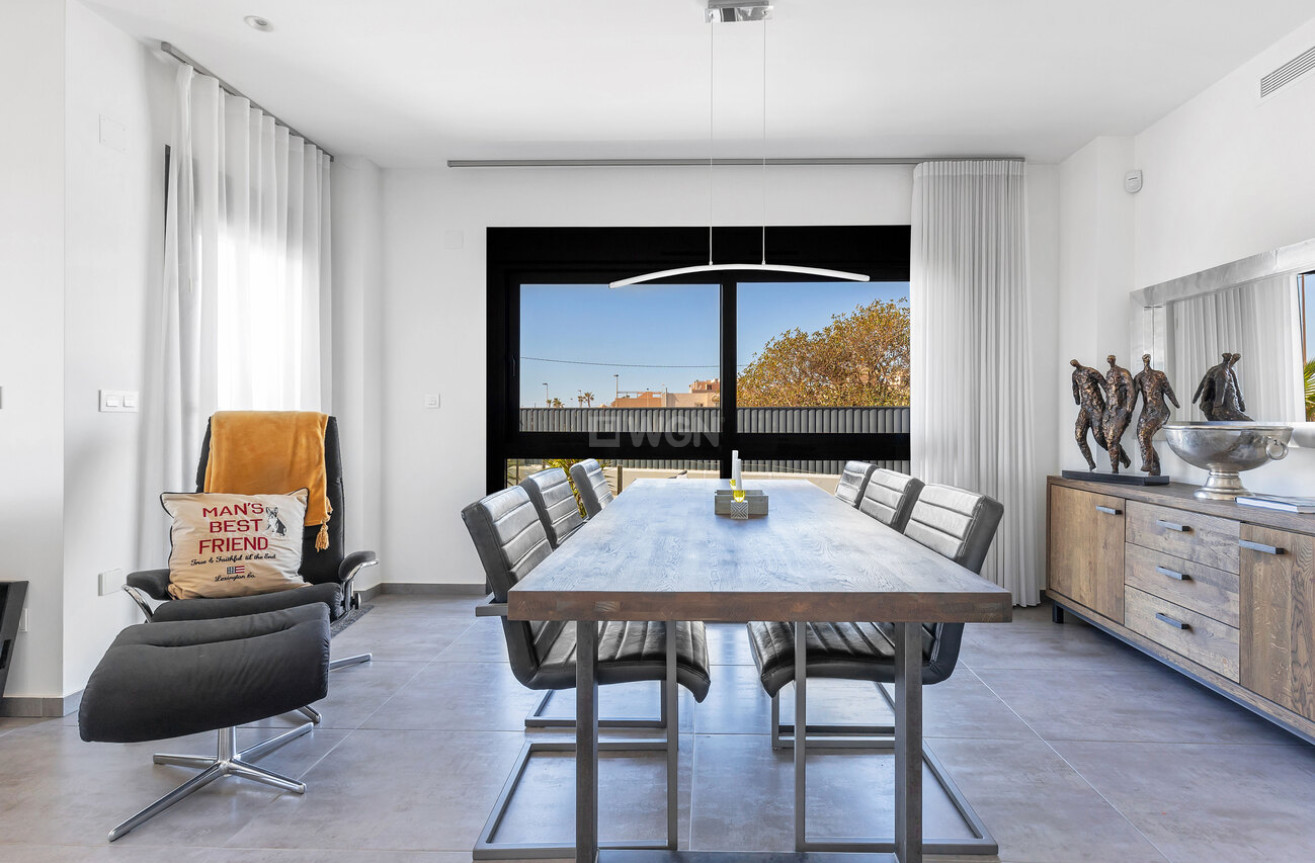 Wiederverkauf - Villa - Torrevieja - Rosaleda