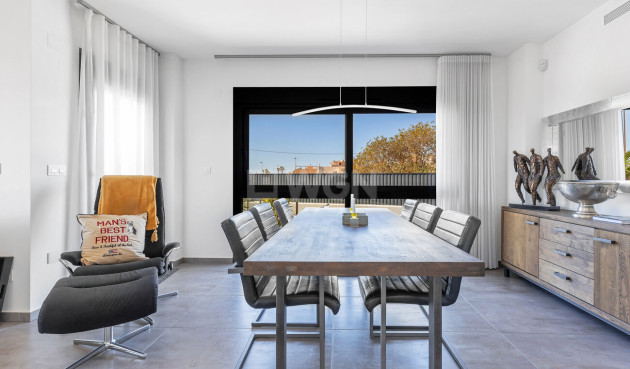 Wiederverkauf - Villa - Torrevieja - Rosaleda