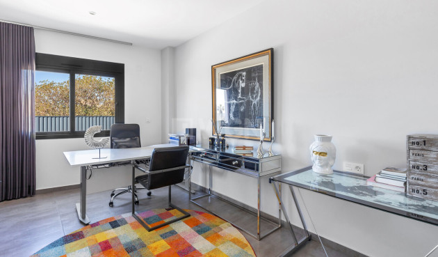 Wiederverkauf - Villa - Torrevieja - Rosaleda