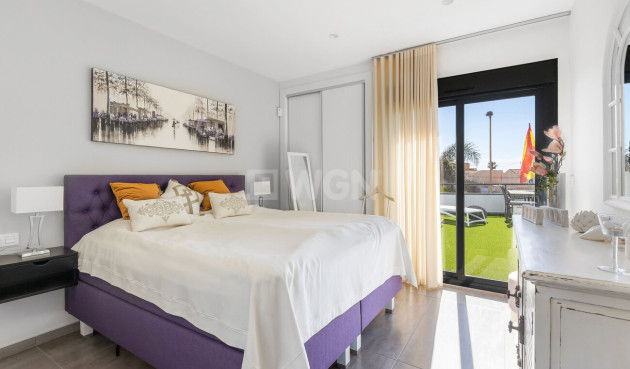 Wiederverkauf - Villa - Torrevieja - Rosaleda