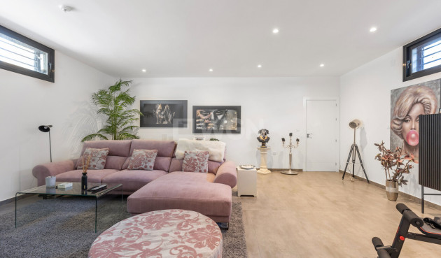 Wiederverkauf - Villa - Torrevieja - Rosaleda