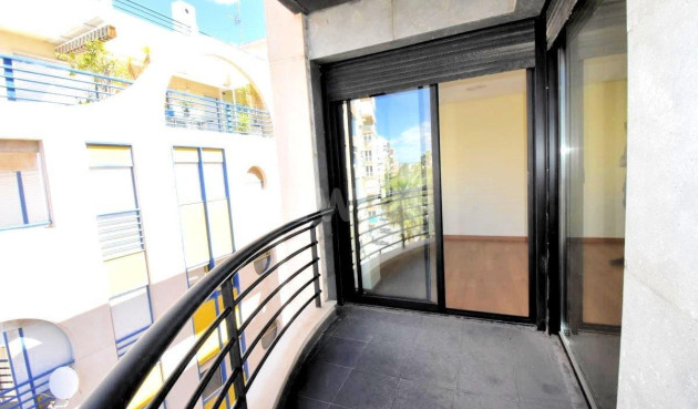 Odsprzedaż - Mieszkanie w bloku - Torrevieja - Centro - Muelle Pesquero