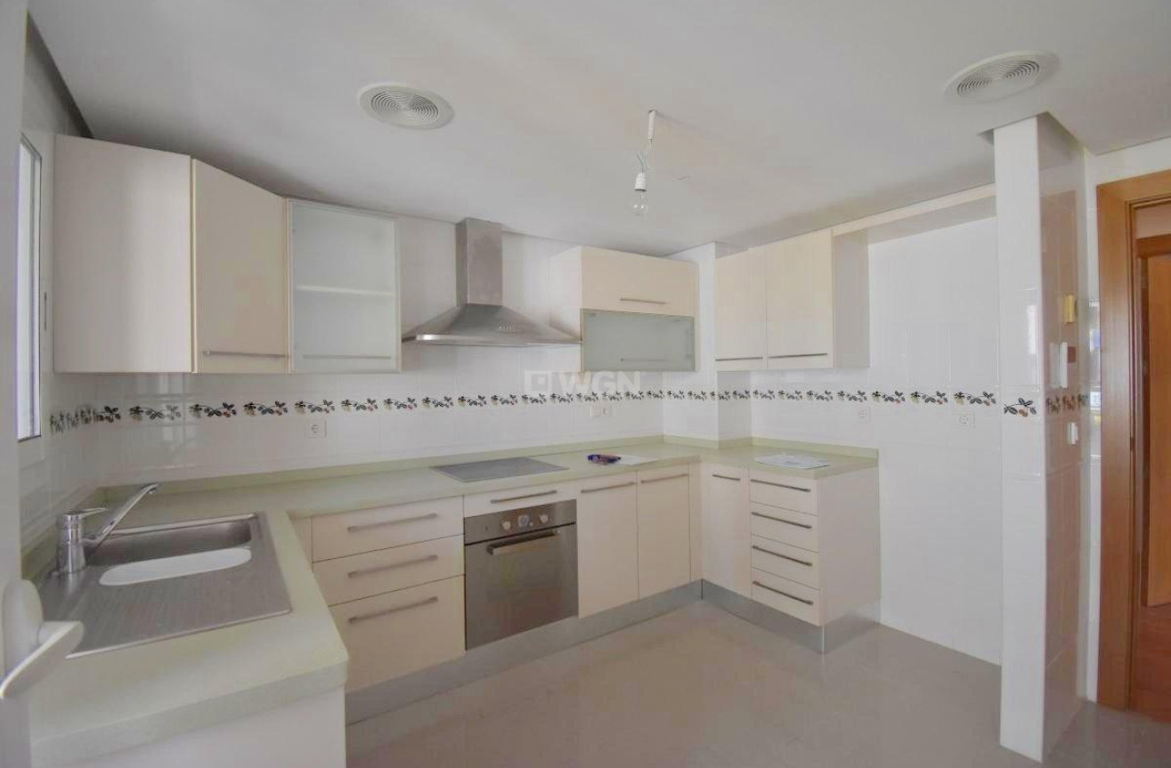 Odsprzedaż - Mieszkanie w bloku - Torrevieja - Centro - Muelle Pesquero