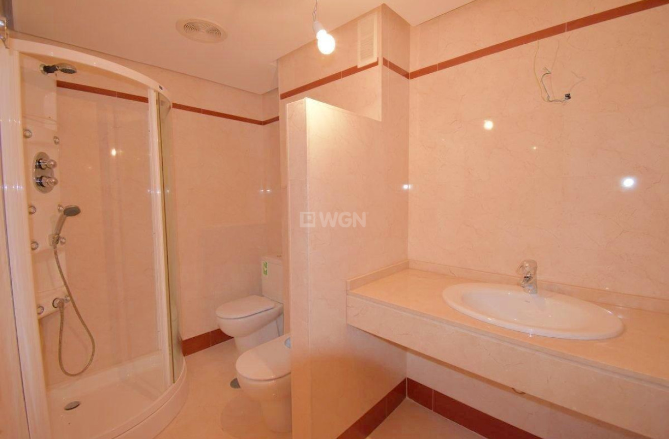 Odsprzedaż - Mieszkanie w bloku - Torrevieja - Centro - Muelle Pesquero