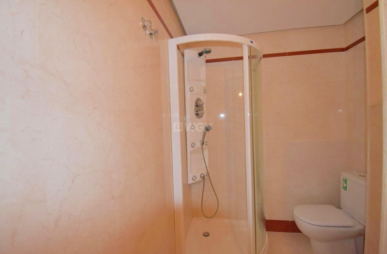 Odsprzedaż - Mieszkanie w bloku - Torrevieja - Centro - Muelle Pesquero