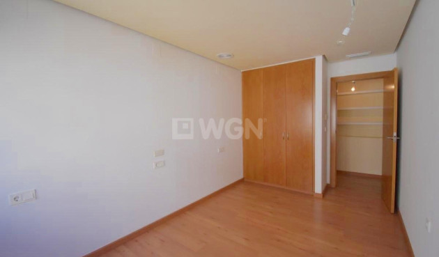 Odsprzedaż - Mieszkanie w bloku - Torrevieja - Centro - Muelle Pesquero