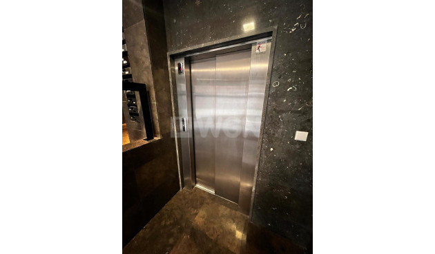 Odsprzedaż - Mieszkanie w bloku - Torrevieja - Centro - Muelle Pesquero