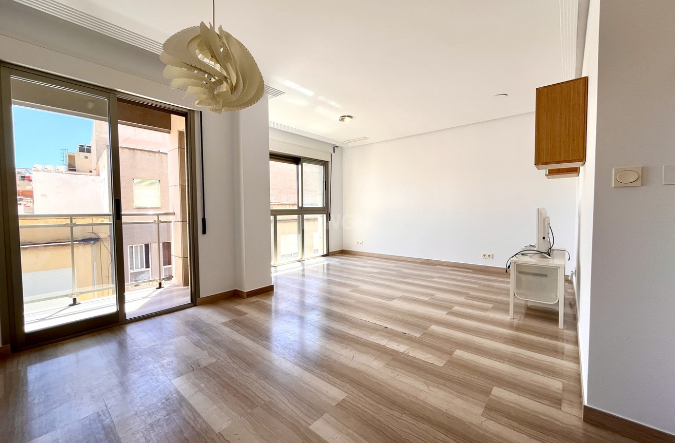 Odsprzedaż - Mieszkanie w bloku - Santa Pola - Costa Blanca