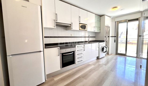 Odsprzedaż - Mieszkanie w bloku - Santa Pola - Costa Blanca