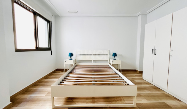 Odsprzedaż - Mieszkanie w bloku - Santa Pola - Costa Blanca