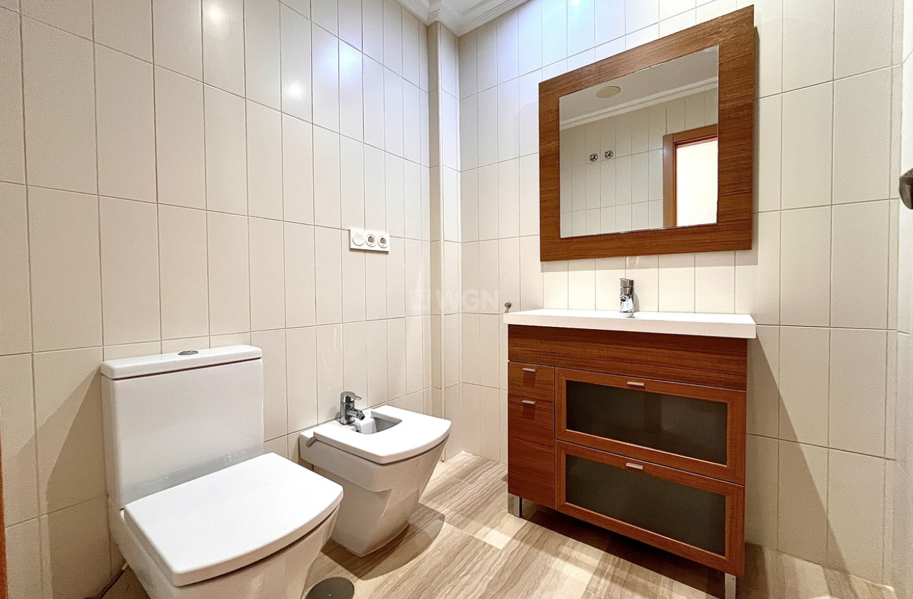 Odsprzedaż - Mieszkanie w bloku - Santa Pola - Costa Blanca