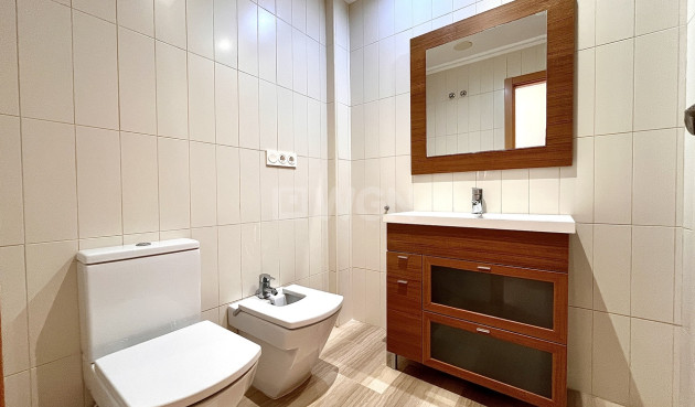 Odsprzedaż - Mieszkanie w bloku - Santa Pola - Costa Blanca