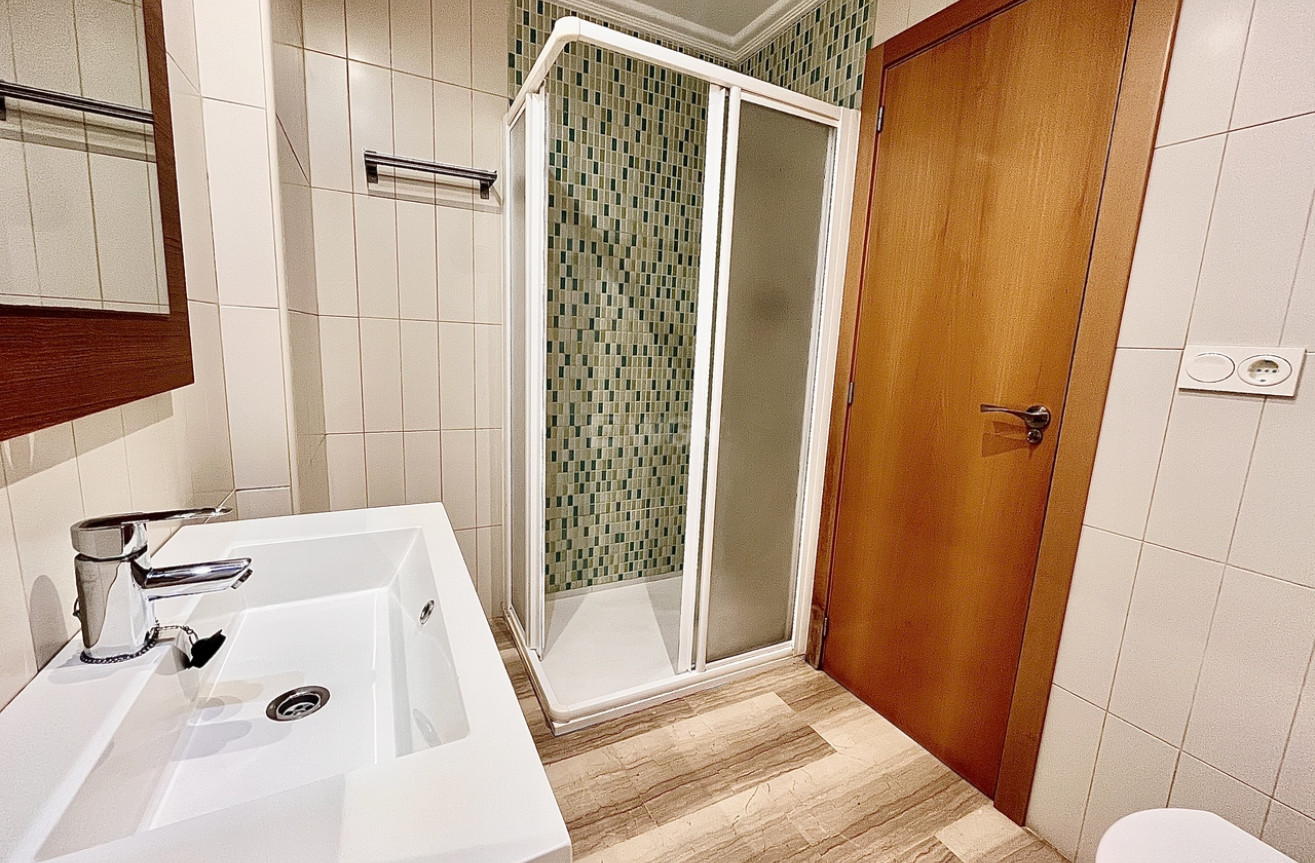 Odsprzedaż - Mieszkanie w bloku - Santa Pola - Costa Blanca