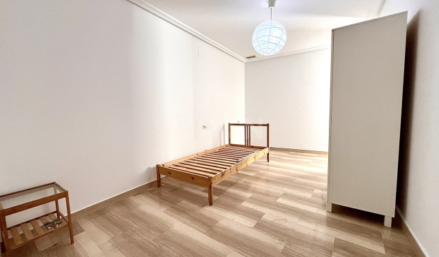 Odsprzedaż - Mieszkanie w bloku - Santa Pola - Costa Blanca