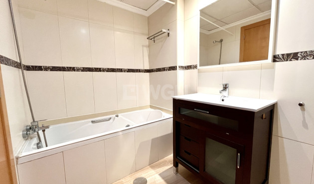 Odsprzedaż - Mieszkanie w bloku - Santa Pola - Costa Blanca